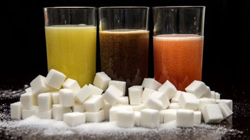 英国宣布对含糖饮料征税 一年将收超7亿美元_