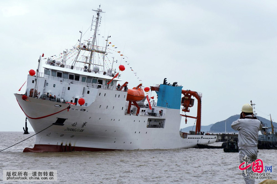 2016年3月24日，中国首艘万米级深渊科考母船“张謇号”在浙江温岭顺利下水。中国网图片库 龙巍 摄