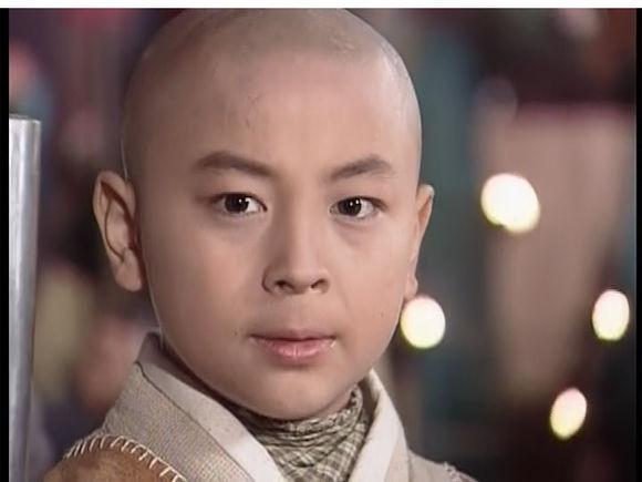 一样是童星出道,他长成帅哥,释小龙却长成非主流