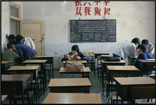 纯真青春回忆:八十年代中学彩色老照片(组图)