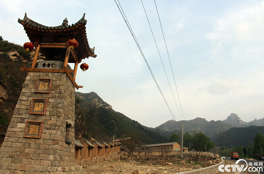 2012年隆冬季节，习近平总书记考察、调研扶贫工作的首站就是河北省阜平县。