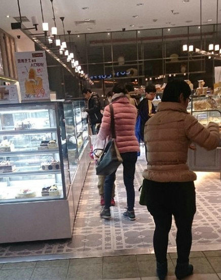 揭离异明星子女现状 王菲李嫣巴黎开心度假(图)