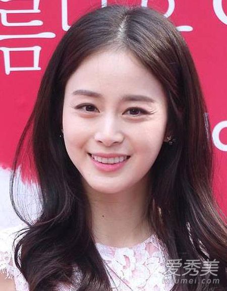 "韩国最美脸庞"之称的金泰熙,眼角密密麻麻的鱼尾纹也是让人大跌眼镜