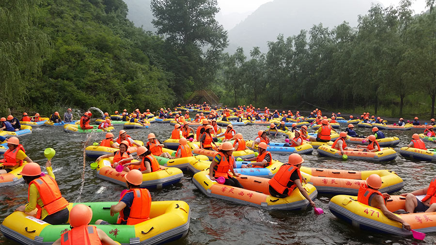 雾灵西峰高山滑水盛大开幕组图