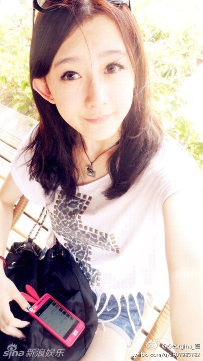 小g娜疑整容前旧照曝光 大眼撞脸赵丽颖(图)