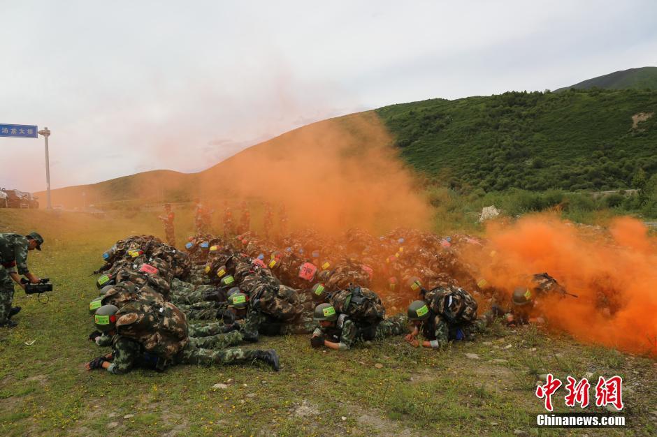 四川阿坝州武警支队图片