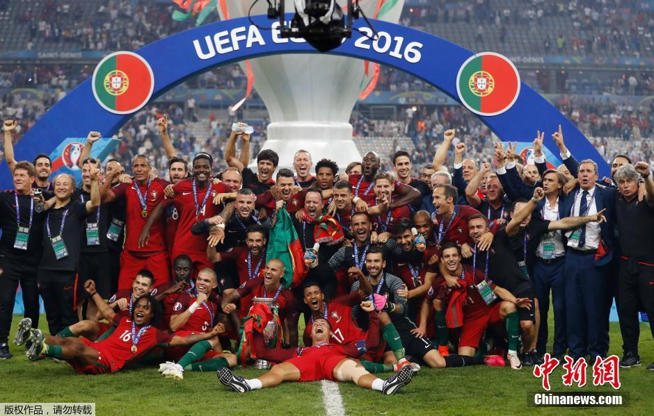 首页 图片北京时间7月11日凌晨3点,2016年欧洲杯决赛,葡萄牙收获了