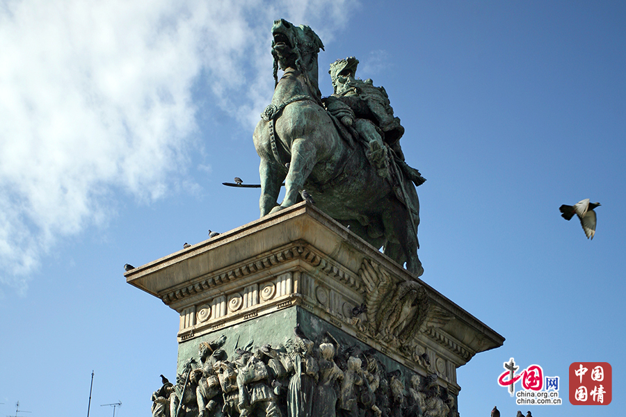 伊曼纽尔二世骑马雕像