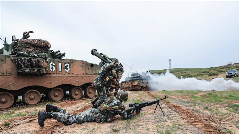 朱日和演习陆军铁流霸气十足
