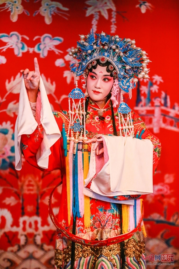 《我们来了》众嘉宾上演昆曲大戏 费玉清惊喜