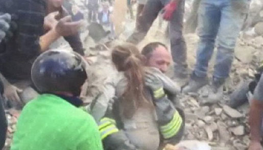 意大利10岁女孩获救 被困地震废墟17小时