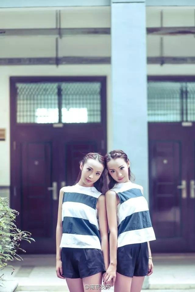 90后美女双胞胎姐妹同分考同校同专业