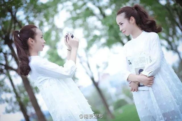 90后美女双胞胎姐妹同分考同校同专业