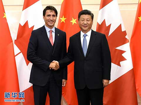 习近平会见加拿大总理