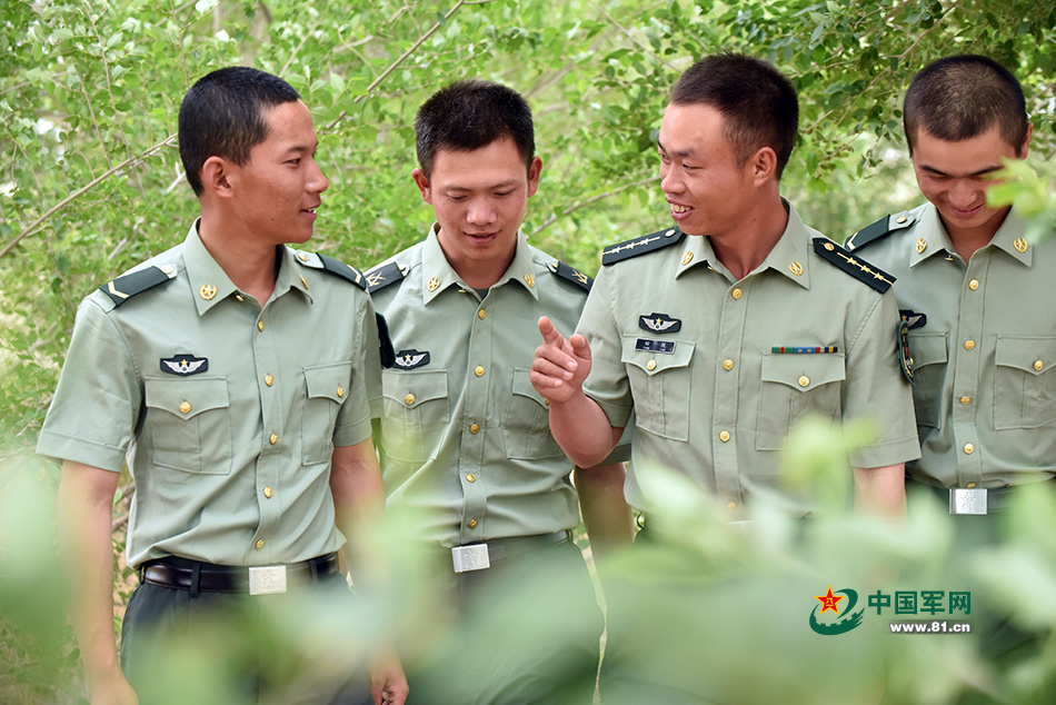 田悦:从"清华学霸"到"军营男神"
