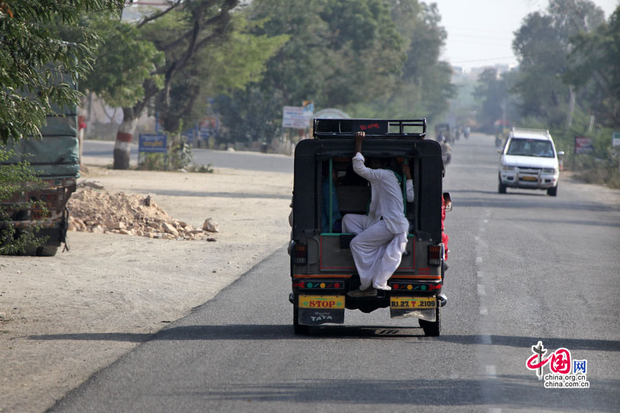 各种摩托是西拉贾斯坦城市里的主要交通工具
