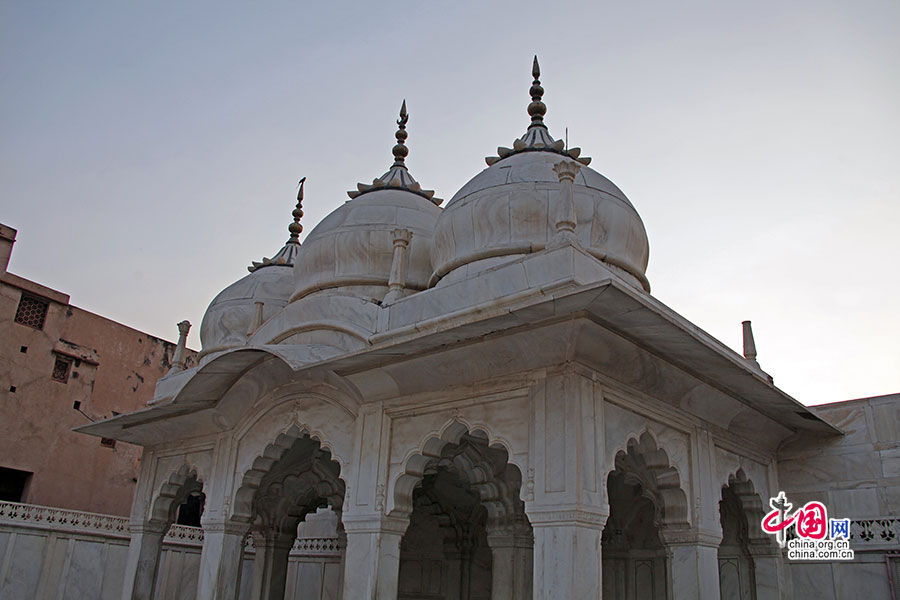 宝石清真寺（nagina masjid）是沙贾汉为自己后宫的嫔妃所建