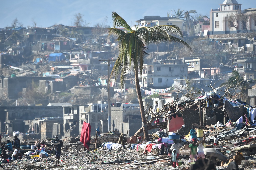 這是10月8日在海地熱雷米拍攝的災後廢墟。