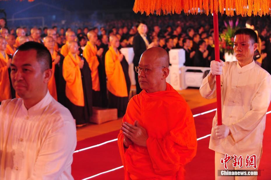 多國佛教領袖出席深圳2016年萬眾祈福大典[組圖]