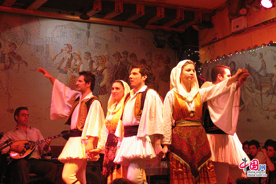 晚上的希腊民族歌舞餐