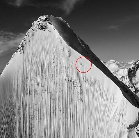 极限滑雪：从4千米山峰垂直下滑