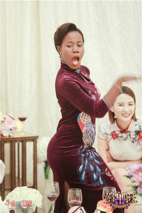 《黄金单身汉》女神旗袍秀美腿 陈楚河掩面难抉择