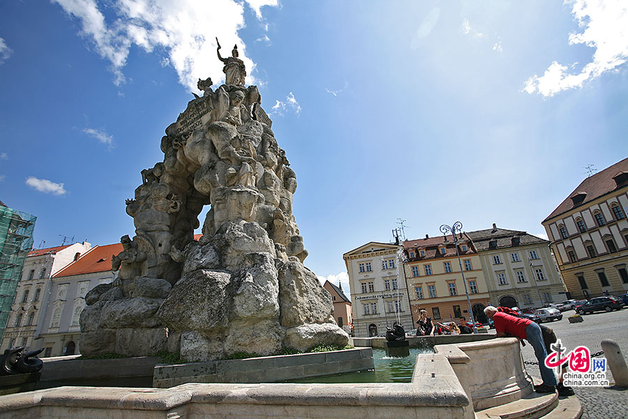卷心菜广场上巴洛克式的假山喷泉