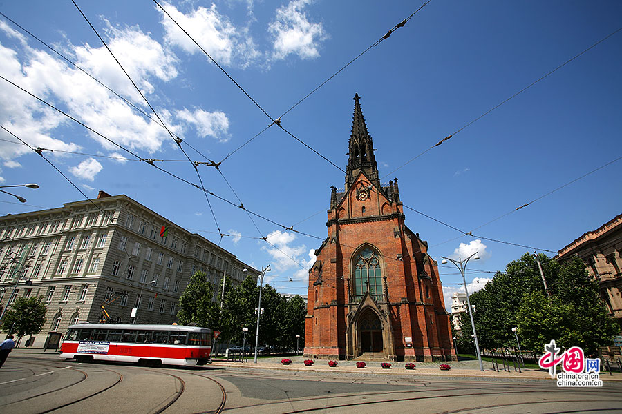 Jostova大街上的红色教堂