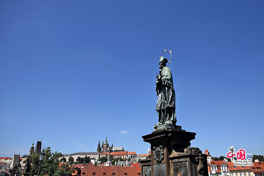 圣约翰内波穆克（John of Nepomuk）雕像