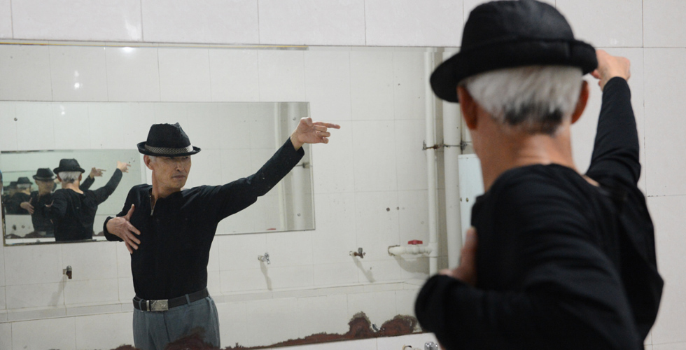 为梦想起舞的保洁大叔