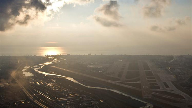 俄军一架飞机从雷达上消失