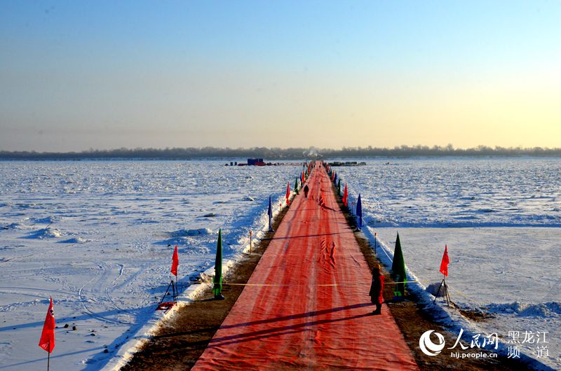中俄界河黑龙江上首座现代化公路大桥12月24日开工