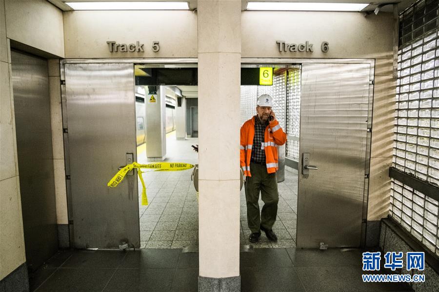 （国际）（3）纽约一起列车出轨事故致103人受伤