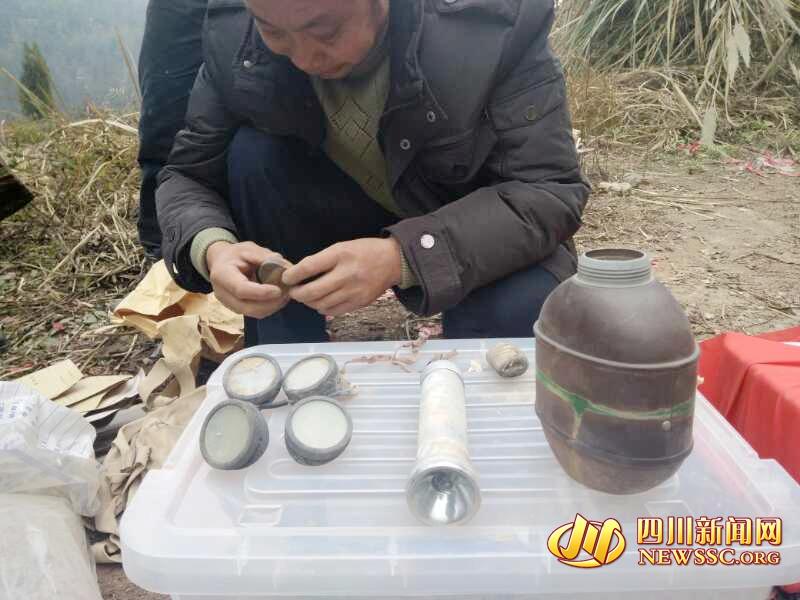 李中华“回家”女儿跪迎遗骸：这一拜晚了60年(图)