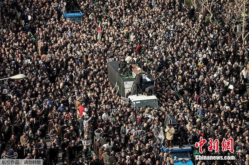 伊朗前总统葬礼举行 数万民众送行