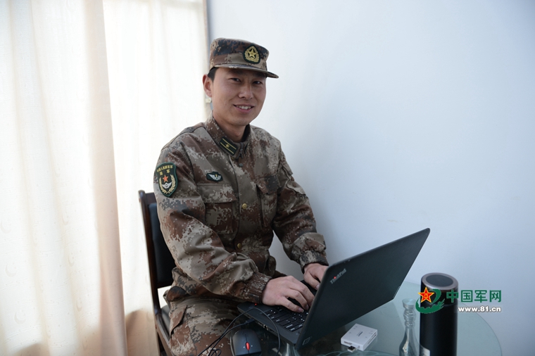 新春走军营：边防军人写给十年前的自己