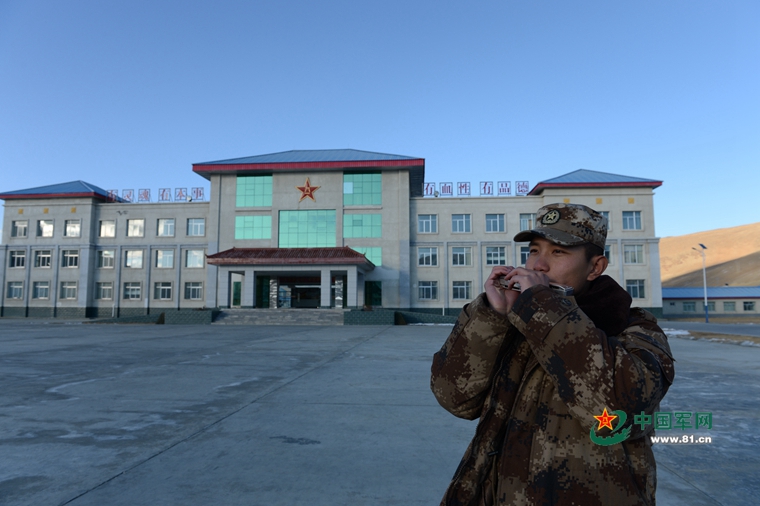 新春走军营：边防军人写给十年前的自己