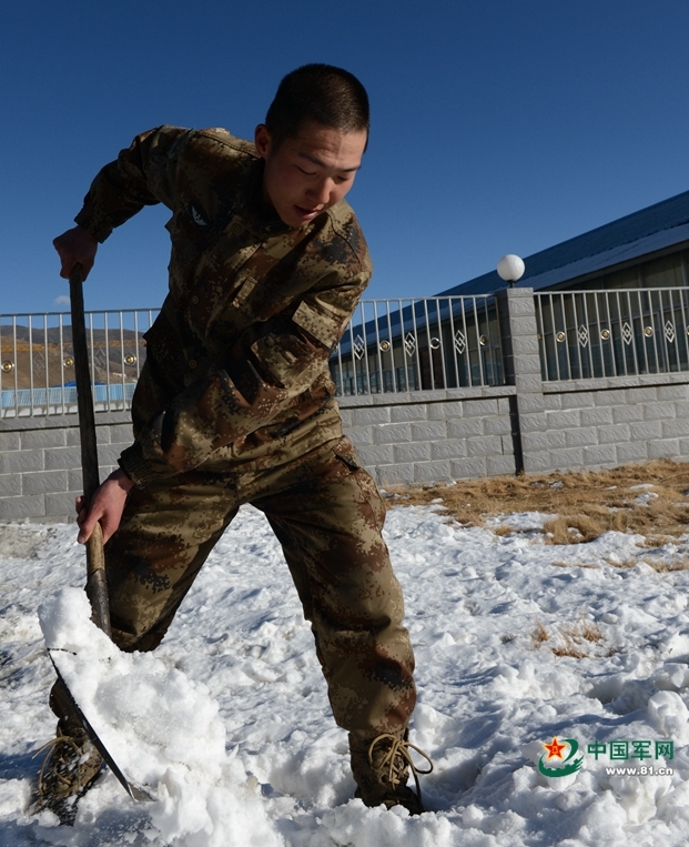 新春走军营：边防军人写给十年前的自己