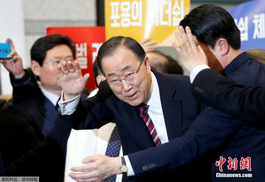 联合国卸任秘书长潘基文回韩国 民众夹道欢迎