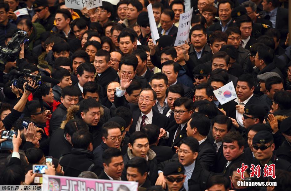 联合国卸任秘书长潘基文回韩国 民众夹道欢迎