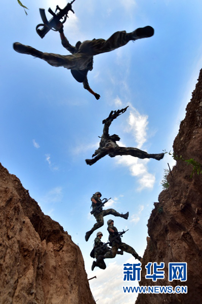 永不褪色的“煤油灯精神”