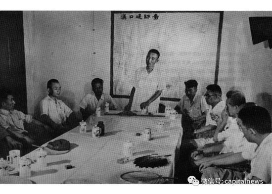1954年，长江特大洪灾，召集武汉防汛总指挥部会议