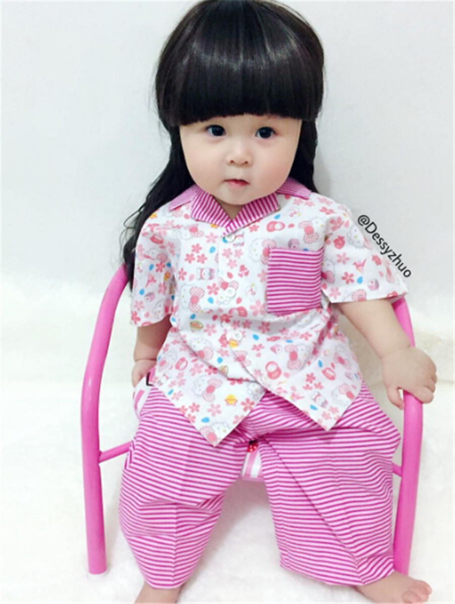 印尼一岁小女孩长相酷似布娃娃成知名网红