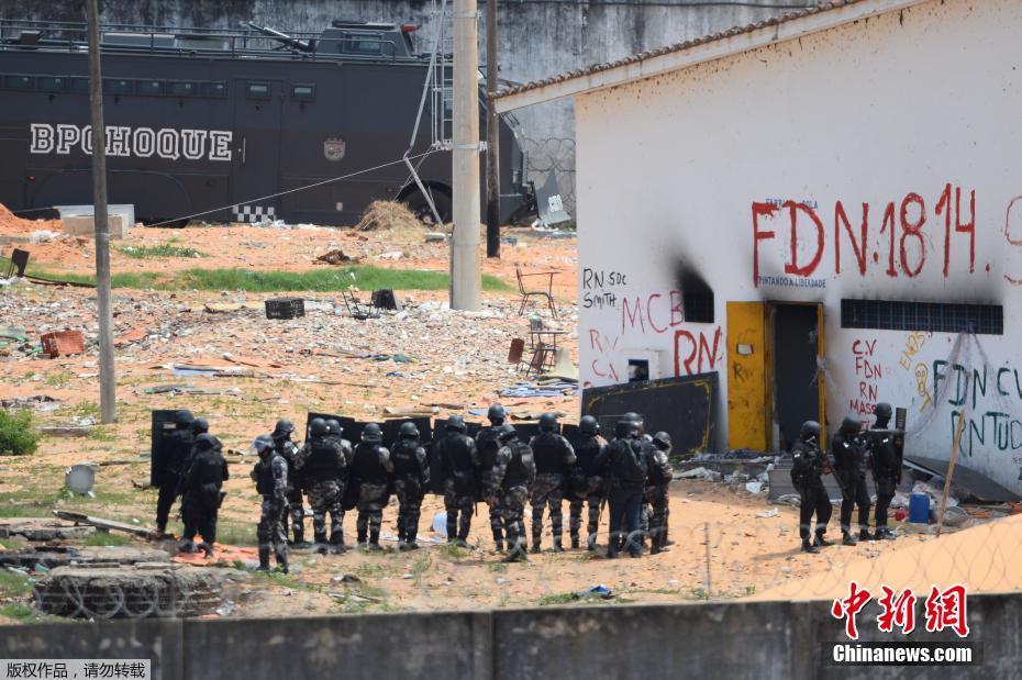 巴西纳塔尔监狱持续暴动防暴警察进入现场023