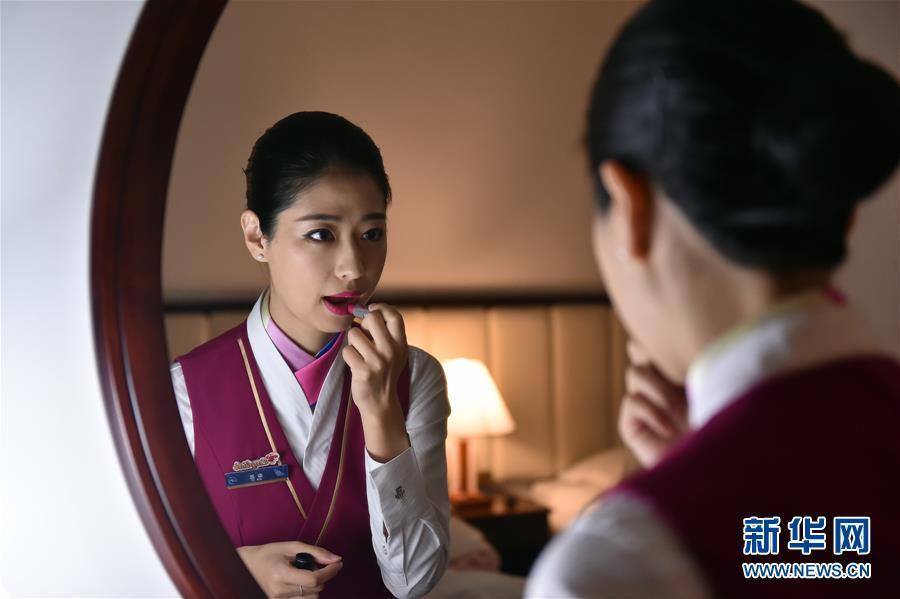 【图片故事】“90后”空姐的一天