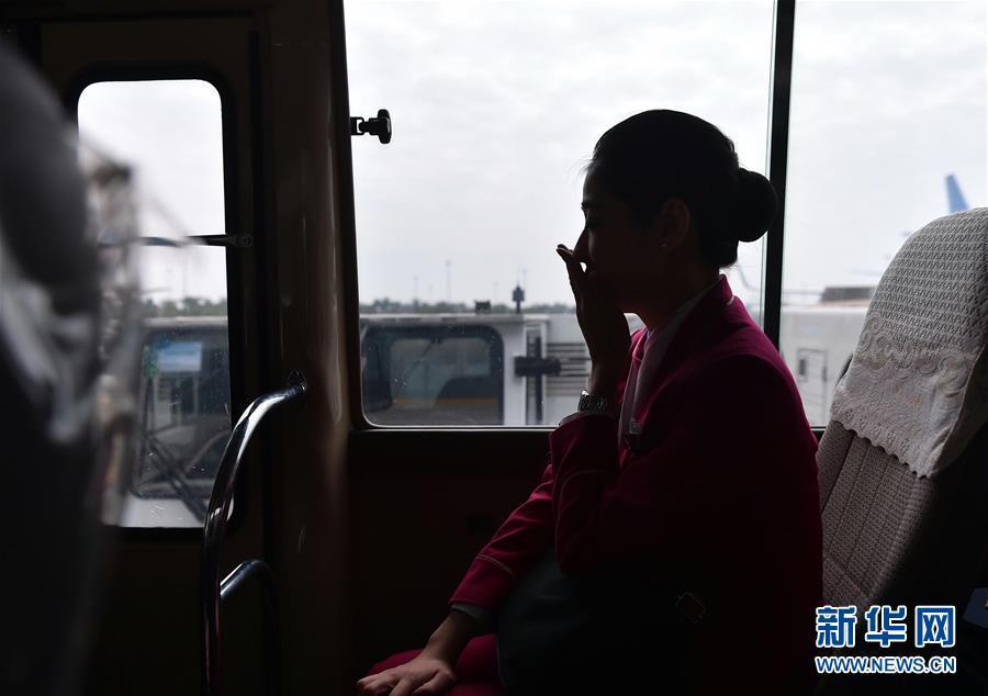 【图片故事】“90后”空姐的一天