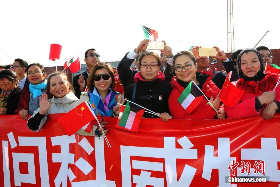 海军第二十四批护航编队访问科威特 