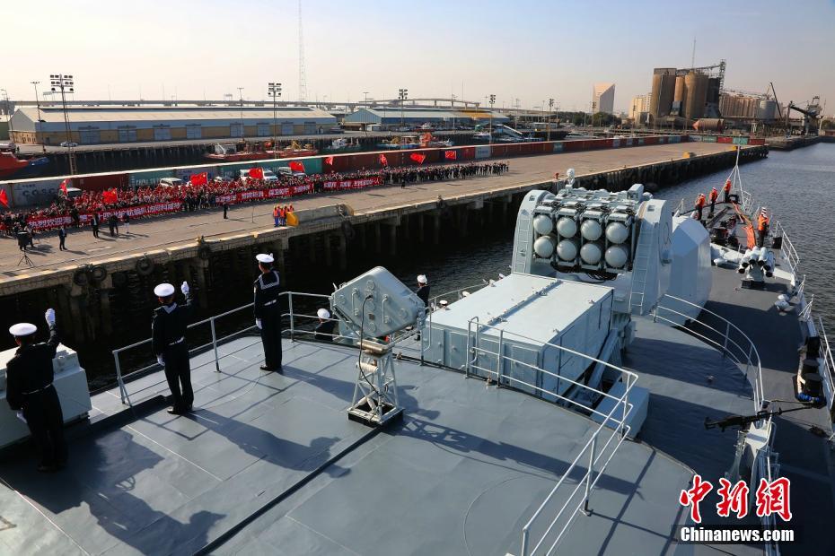 海军第二十四批护航编队访问科威特 