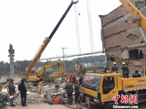 浙江文成民房倒塌现场 李婷婷 摄