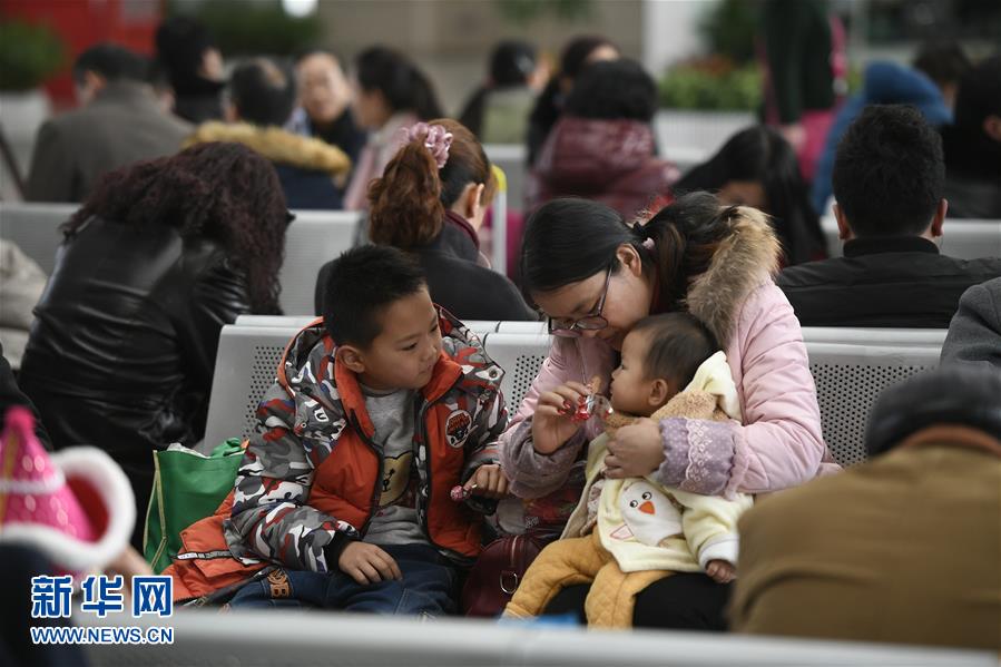 （经济）（2）5199.3万人次——春节假期铁路“有点忙”